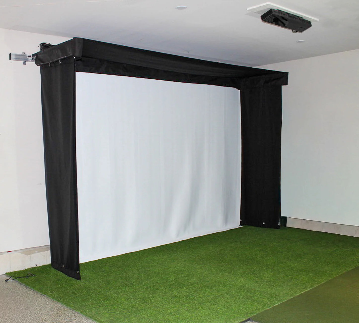 The SportScreen Vanish Lite Hybrid-Retractable Golf Enclosure